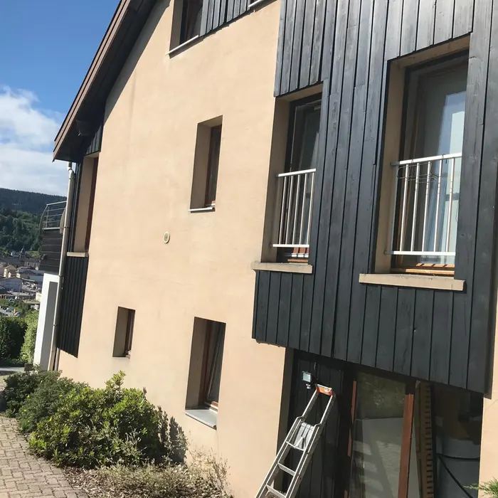 Façade inégale, reprise et uniformisée : après les travaux