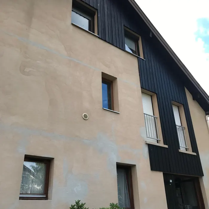 Façade inégale, reprise et uniformisée : avant les travaux