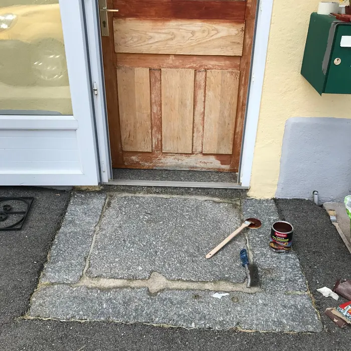 Porte d'entrée en bois, avant et après rénovation : avant les travaux